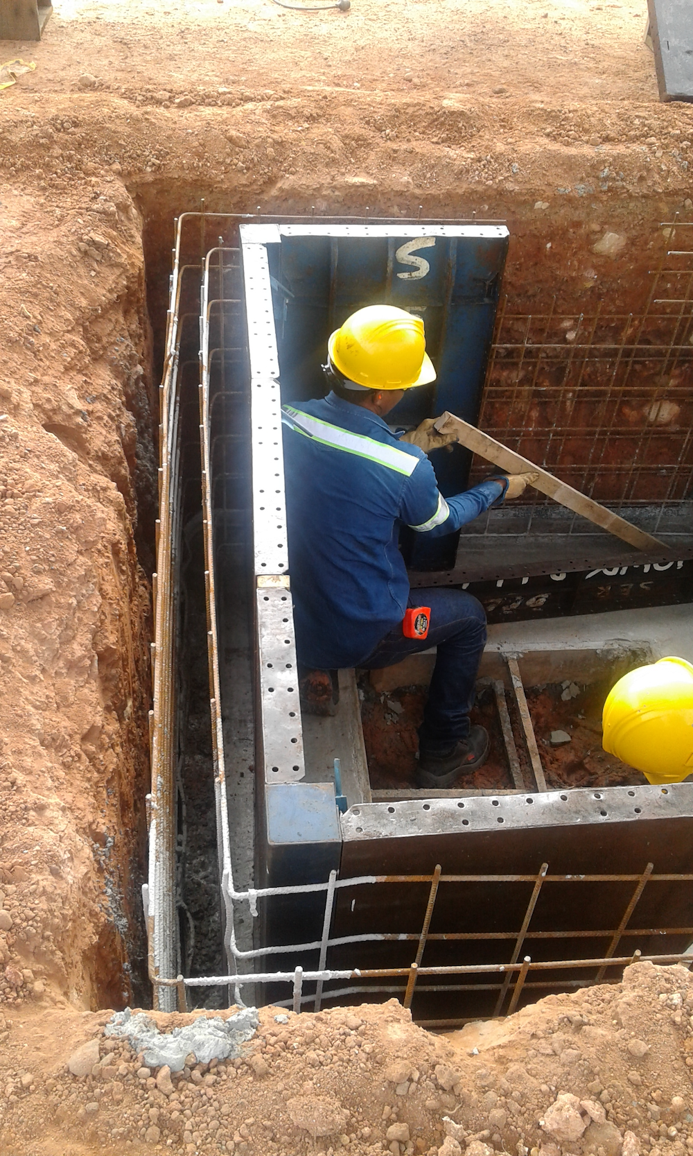 CONSTRUCCIÓN DE LOCACIONES